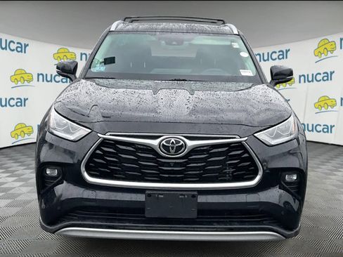 Used 2022 Toyota Highlander Platinum image 2