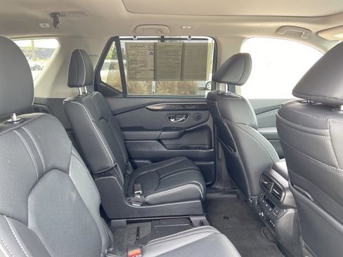 Used 2025 Honda Pilot Elite image 20