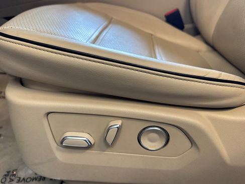 Certified 2024 Cadillac Escalade Premium Luxury image 12