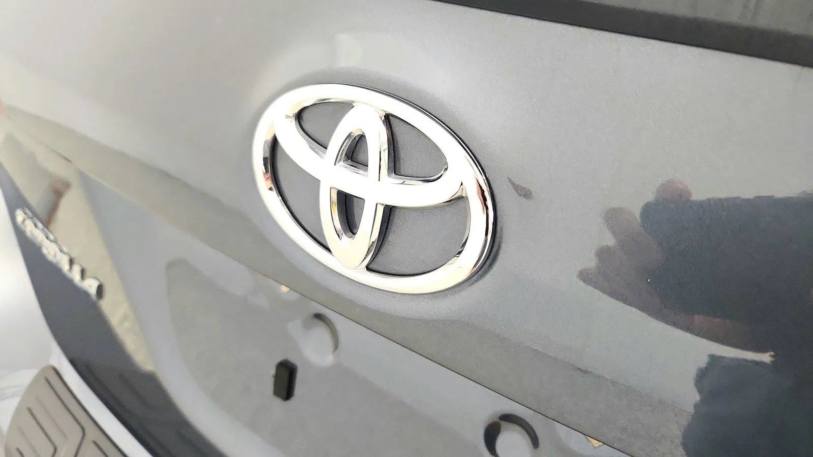 Used 2018 Toyota Corolla SE w/ SE Premium Package FWD image 33