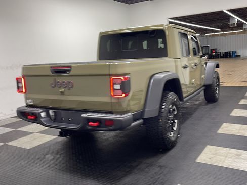 Used 2026 Jeep Gladiator Rubicon w/ Steel Power Dome Hood Package AWD/4WD image 17