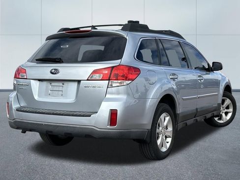 Used 2013 Subaru Outback 2.5i Limited image 2