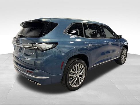 Used 2025 Buick Enclave Avenir FWD image 7