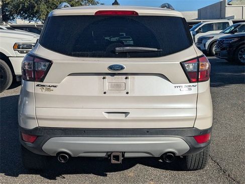 Used 2018 Ford Escape Titanium image 4
