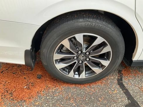 Used 2024 Honda Odyssey EX-L image 11