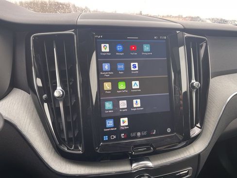 Used 2025 Volvo XC60 B5 Plus image 14