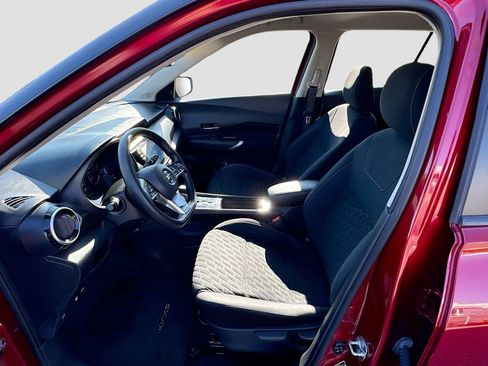 Used 2021 Nissan Kicks SV w/ Interior Electronics Package image 22