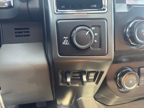 Used 2022 Ford F250 XLT w/ XLT Premium Package AWD/4WD image 32