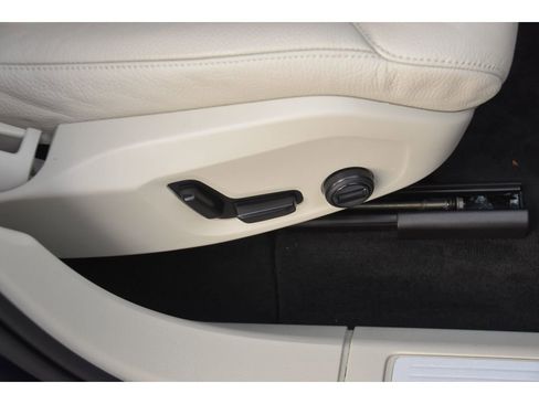 Certified 2023 Volvo XC60 B5 Plus w/ Protection Package Premier image 33