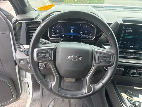 Used 2024 Chevrolet Silverado 2500 ZR2 w/ Technology Package AWD/4WD image 16