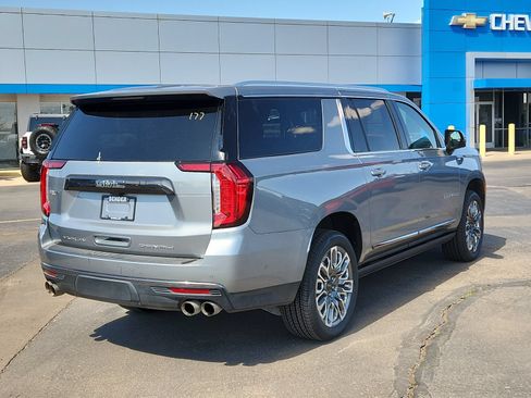 Used 2023 GMC Yukon XL Denali Ultimate w/ LPO, Floor Liner Package AWD/4WD image 4