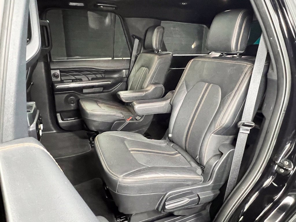 Used 2024 Ford Expedition Platinum AWD/4WD image 17