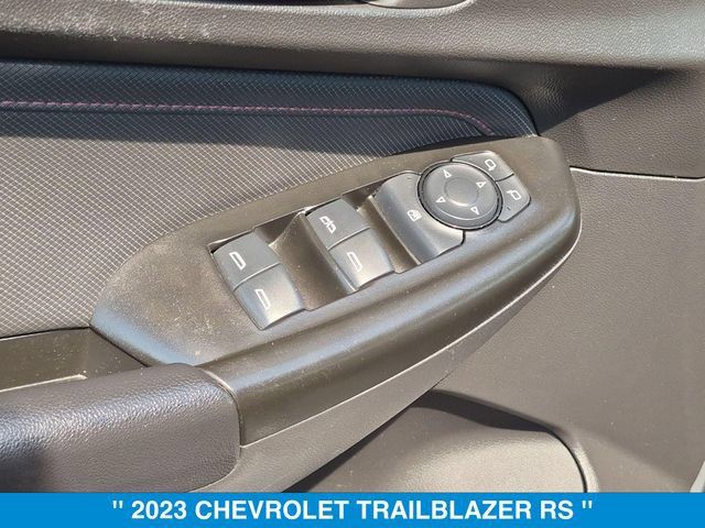 Used 2023 Chevrolet TrailBlazer RS AWD/4WD image 11