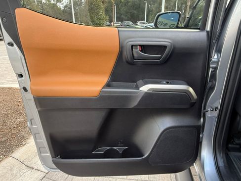 Used 2020 Toyota Tacoma SR5 image 28