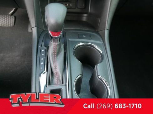 Used 2023 Chevrolet Equinox RS w/ RS Leather Package AWD/4WD image 32