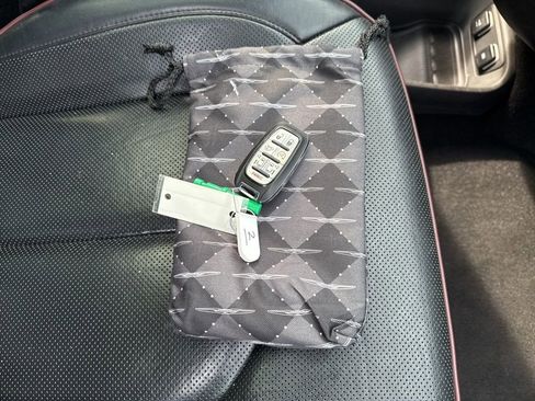 Used 2019 Chrysler Pacifica Limited w/ Advanced Safetytec Group image 59