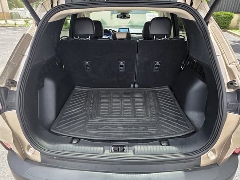 Used 2020 Ford Escape Titanium image 5