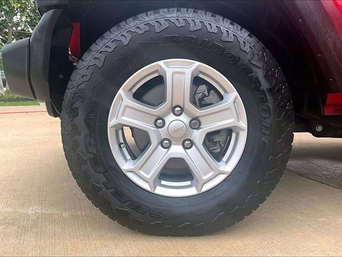 Used 2019 Jeep Wrangler Unlimited Sport S AWD/4WD image 11