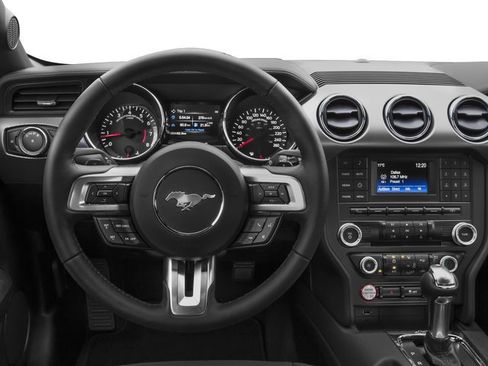 Used 2017 Ford Mustang Coupe RWD image 7