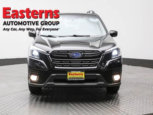 Used 2023 Subaru Forester Premium image 2
