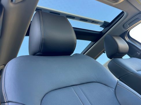 New 2025 MAZDA CX-90 Plug-In Hybrid w/Premium Sport image 19