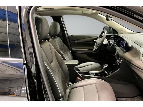 Used 2024 Buick Encore GX Avenir w/ Avenir Technology Package AWD/4WD image 9