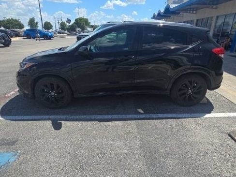 Used 2021 Honda HR-V Sport image 1