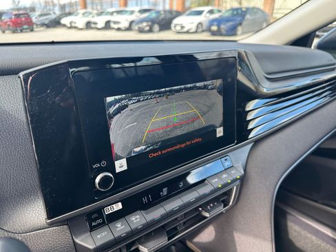 Used 2025 Toyota Camry LE image 17