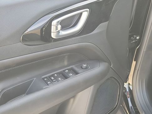 Used 2026 Jeep Compass Latitude image 44