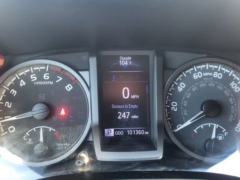 Used 2020 Toyota Tacoma TRD Sport AWD/4WD image 34