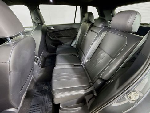 Used 2022 Volkswagen Tiguan SE R-Line image 20