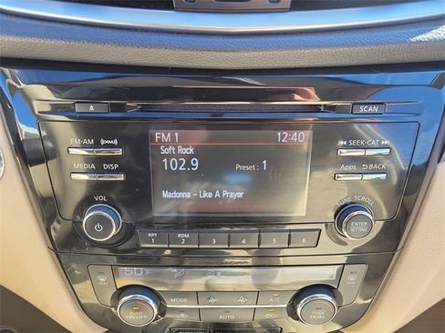 Used 2015 Nissan Rogue SV image 29