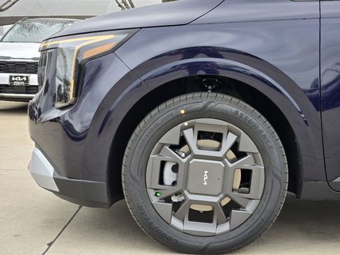 New 2026 Kia Carnival EX image 5