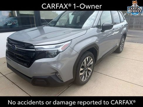 Used 2025 Subaru Forester Touring AWD/4WD image 2