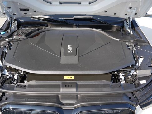 Used 2025 BMW i5 xDrive40 image 22