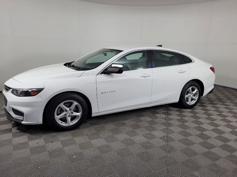 Used 2018 Chevrolet Malibu LS FWD image 2