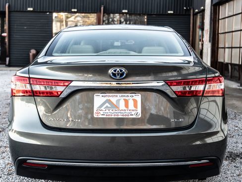 Used 2013 Toyota Avalon XLE Premium image 9