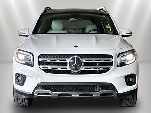 Used 2021 Mercedes-Benz GLB 250 4MATIC image 2