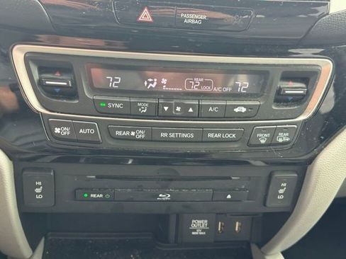 Used 2017 Honda Pilot Touring image 18