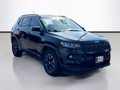 Used 2022 Jeep Compass Latitude w/ Convenience Group image 3