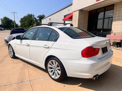 Used 2011 BMW 328i xDrive Sedan AWD/4WD image 3