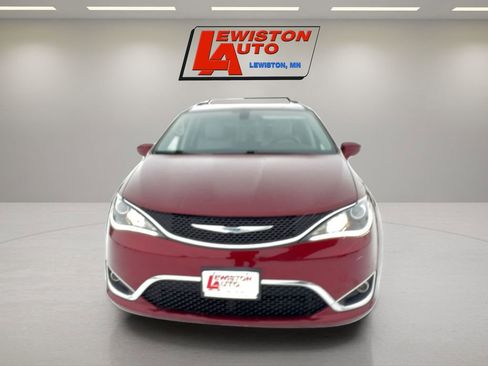 Used 2018 Chrysler Pacifica Touring-L Plus w/ Tire & Wheel Group image 8
