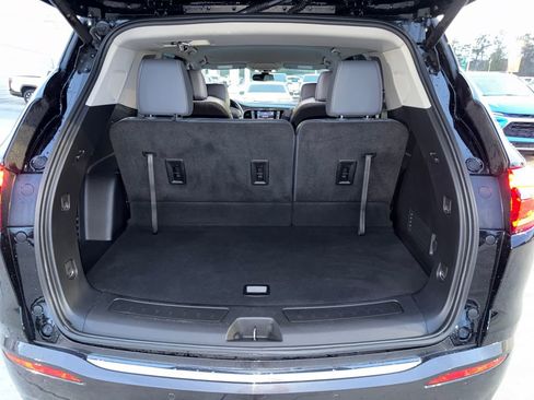Used 2020 Buick Enclave Essence w/ Sound and Sites Package image 24