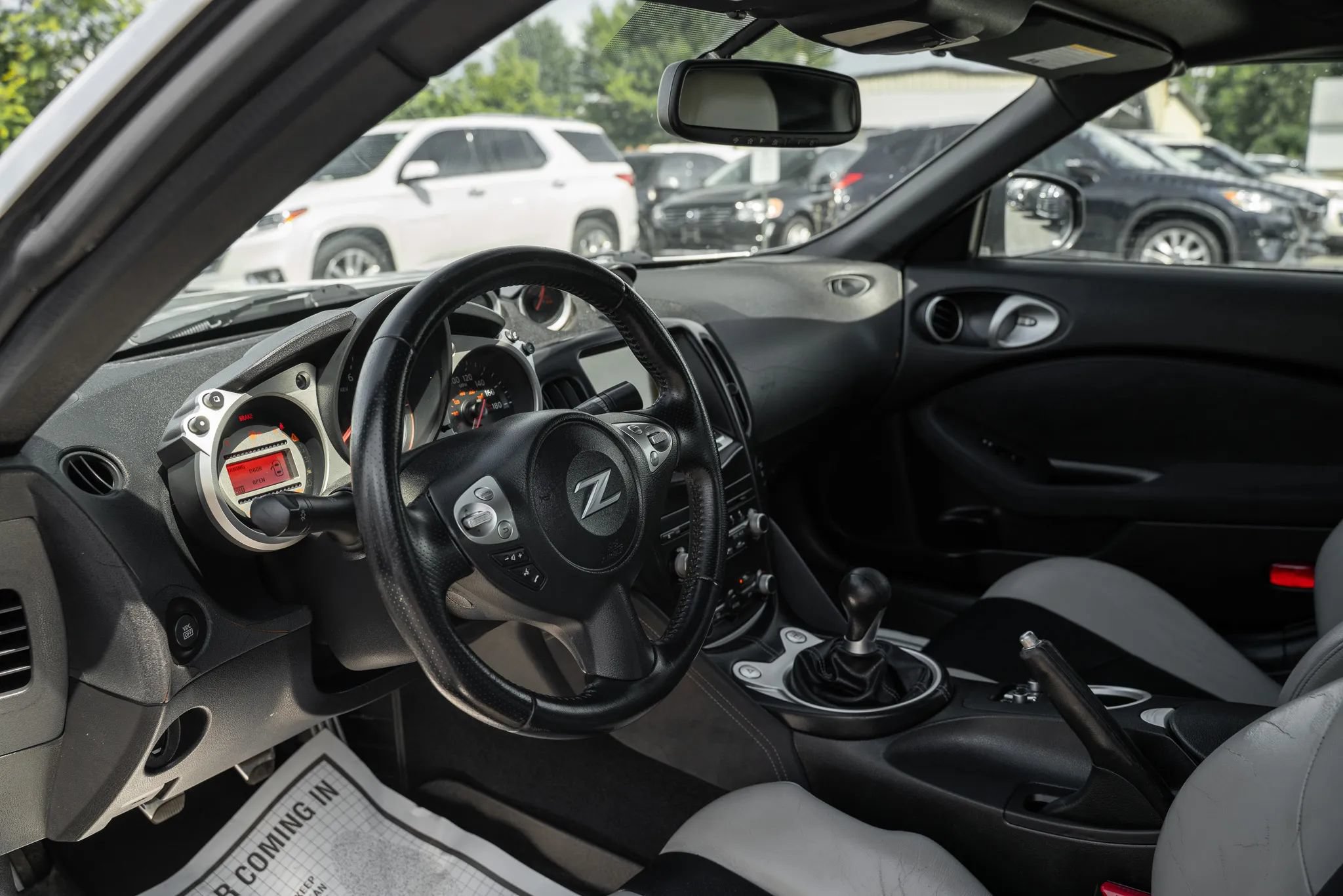 Used 2010 Nissan 370Z Touring w/ Sport Pkg RWD image 10