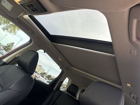 Used 2023 Nissan Rogue SL w/ SL Premium Package image 30