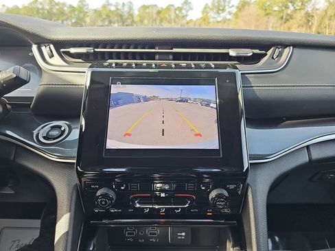 Used 2023 Jeep Grand Cherokee Laredo w/ Luxury Tech Group I image 22