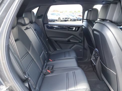 Certified 2023 Porsche Cayenne AWD/4WD image 27
