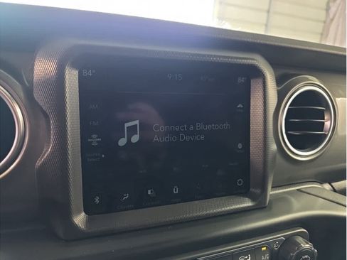 Used 2022 Jeep Wrangler Unlimited Sahara image 22