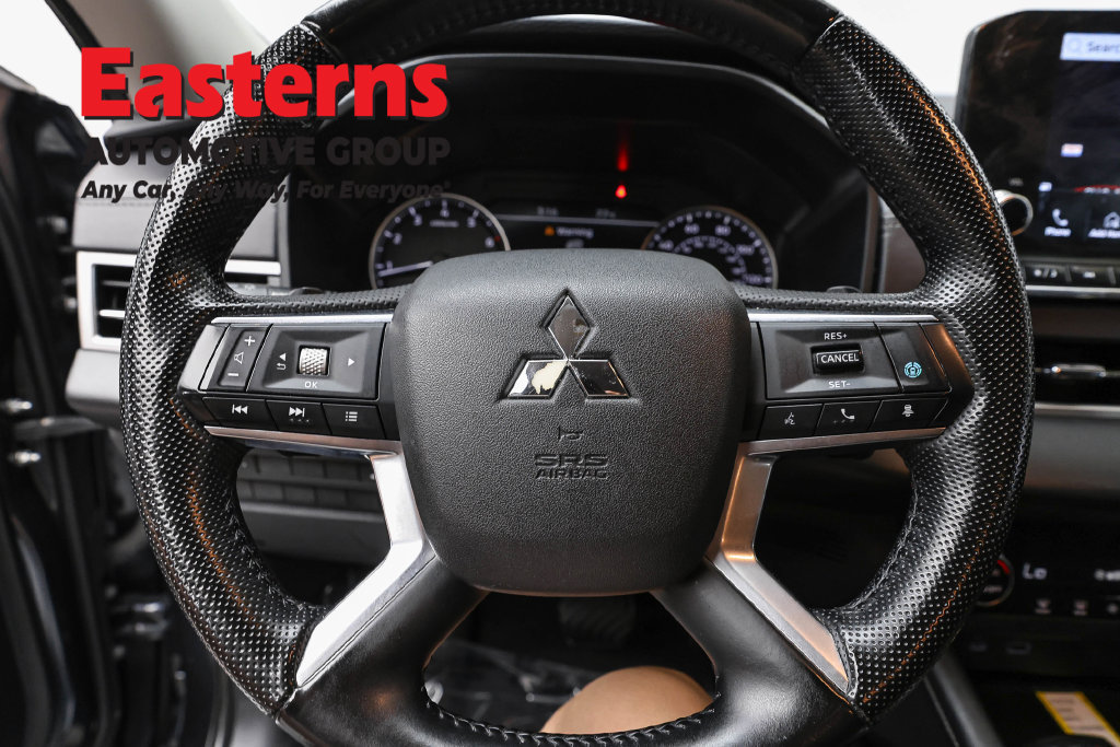 Used 2024 Mitsubishi Outlander SE FWD image 11