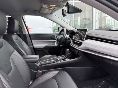 Used 2022 Jeep Compass Latitude image 28